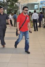 Raj Kundra return from Delhi charity match in Mumbai on 31st March 2013 (8).JPG