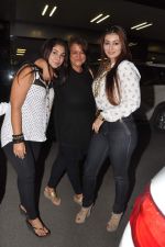 Ayesha Takia unites with her parents in Airport, Mumbai on 3rd April 2013 (8).JPG