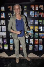 Sudhir Mishra at the launch of My Life My Rules book by Sonia Golani in Landmark, Mumbai on 4th April 2013 (26).JPG