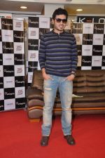Divyendu Sharma at Chashme Buddoor promotions in K Lounge on 5th April 2013 (22).JPG