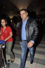 Boman Irani arrive from TOIFA 2013 in Mumbai on 8th April 2013 (36).JPG