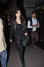 Katrina Kaif arrive from TOIFA 2013 in Mumbai on 8th April 2013 (14).JPG