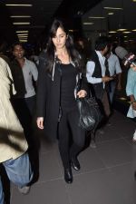 Katrina Kaif arrive from TOIFA 2013 in Mumbai on 8th April 2013 (18).JPG