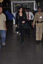 Katrina Kaif arrive from TOIFA 2013 in Mumbai on 8th April 2013 (77).JPG