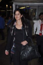 Katrina Kaif arrive from TOIFA 2013 in Mumbai on 8th April 2013 (78).JPG