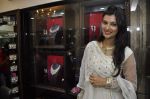 Sayali Bhagat unviels Temple Jewelry Collection by Popley & Sons in Mumbai on 9th April 2013 (13).JPG