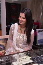 Sayali Bhagat unviels Temple Jewelry Collection by Popley & Sons in Mumbai on 9th April 2013 (47).JPG