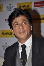 Shahrukh Khan at Filmfare 100 years of Cinema issue launch in Escobar, Mumbai on 10th April 2013 (81).JPG