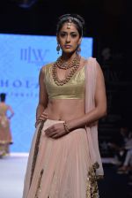 Model walk the ramp for Bhola Sons Show at IIJW Delhi day 2 on 13th April 2013 (25).JPG