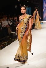 Model walk the ramp for Gitanjali Gems Ltd Show at  IIJW Delhi day 1 on 12th April 2013 (146).JPG