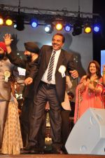 Dharmendra, neha Dhupia at Baisakhi Celebration co-hosted by G S Bawa and Punjab Association Of India in Mumbai on 13th April 2013 (115).JPG