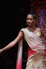 Model walk the ramp for PC Jewellers Show at IIJW Delhi day 2 on 13th April 2013 (3).JPG