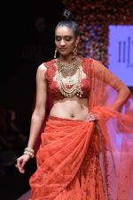 Model walk the ramp for PC Jewellers Show at IIJW Delhi day 2 on 13th April 2013 (33).JPG