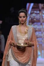 Model walk the ramp for RK Jewellers Show at IIJW Delhi day 2 on 13th April 2013 (27).JPG