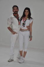 Neil Nitin Mukesh, Puja Gupta at Shortcut Romeo on location in Filmistan, Mumbai on 21st April 2013 (63).JPG