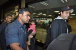 Abhishek Bachchan, Aishwarya Rai Bachchan with Aradhya return from NY in Mumbai Airport on 23rd April 2013 (50).JPG
