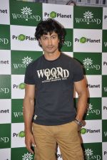 Vidyut jamwal unveils Woodland_s Spring summer collection in Bandra, Mumbai on 23rd April 2013 (3).JPG