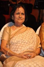 at Dinanath Mangeshkar Awards in Sion, Mumbai on 24th April 2013 (6).JPG