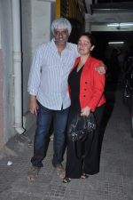 Pooja Bhatt, Vikram Bhatt at Aashiqui 2 screening in Ketnav, Mumbai on 25th April 2013 (45).JPG