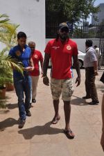 Chris Gayle and Siddharth Mallya spend time with NGO kids in Worli, Mumbai on 26th April 2013 (7).JPG