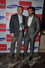 Ranveer Singh at Samsung S4 launch by Reliance in Shangrilaa, Mumbai on 27th April 2013 (52).JPG