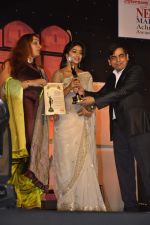Shriya Saran at NBC Awards in Trident, Mumbai on 1st May 2013 (35).JPG
