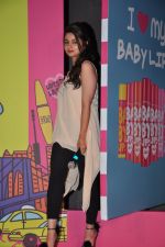 Alia Bhatt unveils Maybelline new collection in Canvas, Mumbai on 2nd May 2013 (2).JPG