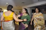 Sonali Kulkarni at the launch of Live Well Diet book in Ravindra Natya Mandir on 3rd May 2013 (30).JPG