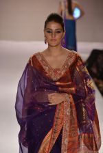 Model walks for Shaina NC showcases her bridal line at Weddings at Westin show with Jewellery by gehna on 5th May 2013 (157).JPG