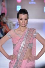 Model walks for Shaina NC showcases her bridal line at Weddings at Westin show with Jewellery by gehna on 5th May 2013 (214).JPG