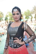 Richa Chadda at Water Kingdom in Malad, Mumbai on 5th May 2013 (56).JPG
