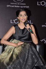 Sonam Kapoor launches L_oreal Sunset collection and Bollywood inspired make-up for Cannes in Taj Land_s End, Mumbai on 6th May 2013 (90).JPG