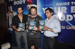 Hrithik roshan unveils Kris Gethin book on Bodybuilding in Juhu, Mumbai on 8th May 2013 (12).JPG