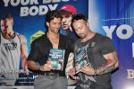 Hrithik roshan unveils Kris Gethin book on Bodybuilding in Juhu, Mumbai on 8th May 2013 (14).JPG