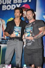 Hrithik roshan unveils Kris Gethin book on Bodybuilding in Juhu, Mumbai on 8th May 2013 (17).JPG