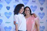 Kangana Ranaut with mom at P&G thank you mom event in Bandra, Mumbai on 8th May 2013 (22).JPG