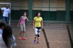 Kiran Rao snapped playing football with Daughter Ira in Bandra, Mumbai on 8th May 2013 (21).JPG