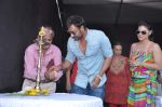 Ajay Devgan, Kajol, Tanuja at Clean Lonavala program in Mumbai on 11th May 2013 (17).JPG