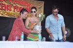 Ajay Devgan, Kajol, Tanuja at Clean Lonavala program in Mumbai on 11th May 2013 (32).JPG