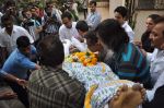 at Bollywood Photographer Jagdish Mali_s funeral in Mumbai on 13th May 2013 (23).JPG