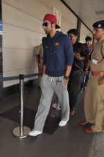 Ranbir Kapoor leave for Dubai jawaani Dewaani promotions in Mumbai Airport on 16th May 2013 (13).JPG