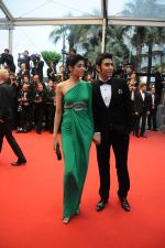 Sandip Soparkar and Jesse Randhawa on the red carpet in cannes day 1 on 15th May 2013 (3).jpg