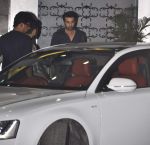 Ranbir Kapoor snapped as he returns from a private jet from Kanpur in Mumbai on 18th May 2013 (5).JPG