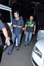 Ranbir Kapoor snapped at airport in Mumbai on 25th May 2013 (23).JPG