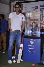 Sunil Shetty unveils ICC Champions trophy in Smash, Mumbai on 31st May 2013 (12).JPG