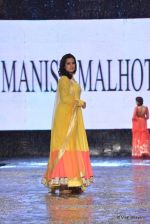 Sona Mohapatra at Manish Malhotra_s show for CPAA in Mumbai on 2nd June 2013 (58).JPG