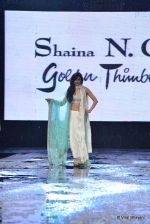 Yuvika Chaudhary at Shaina NC_s fashion show for CPAA in Mumbai on 2nd June 2013 (40).JPG