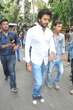 Ritesh Deshmukh at Jiah Khan_s Final journey in Juhu, Mumbai on 5th June 2013 (17).JPG