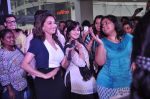 Madhuri dixit promotes Olay at RCity Mal,. Mumbai on 7th June 2013 (13).JPG