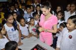 Ameesha Patel at Shortcut Romeo promotions with kids in Vidya Nidhi School, Mumbai on 9th June 2013 (70).JPG